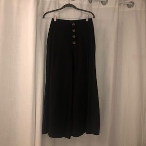 Zara | Wide Leg Black Pants w/ front Buttons | XS
